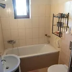 Rusztikus Nyaralohaz بيت للعطل *