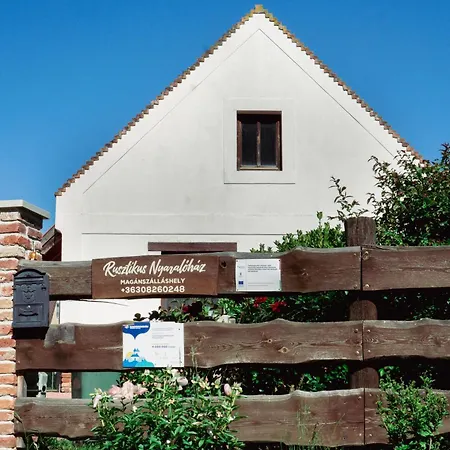 Semesterbostad Rusztikus Nyaralohaz