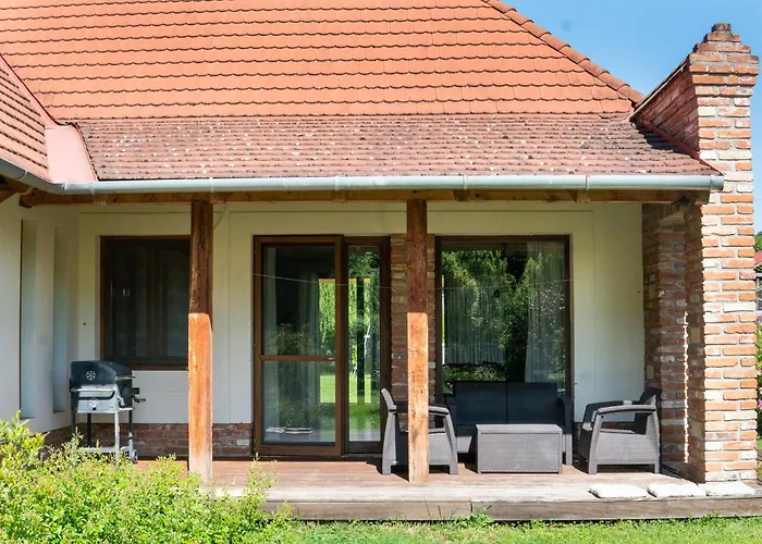 بيت للعطل Rusztikus Nyaralohaz *